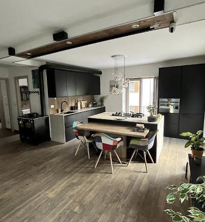 Luce Private Deluxe Apartment Near The Station Tirano Exterior photo
